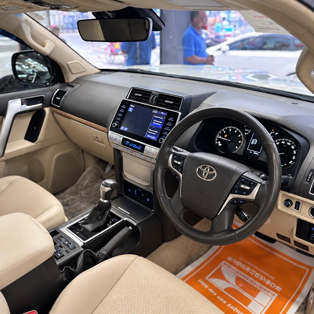Toyota Land Cruiser Prado TXL 2022