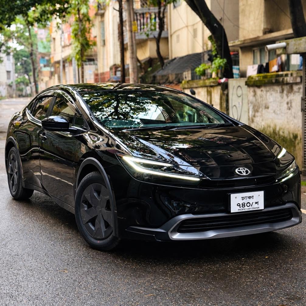 Prius U Package/ 360 cam / hand rest/2023 model