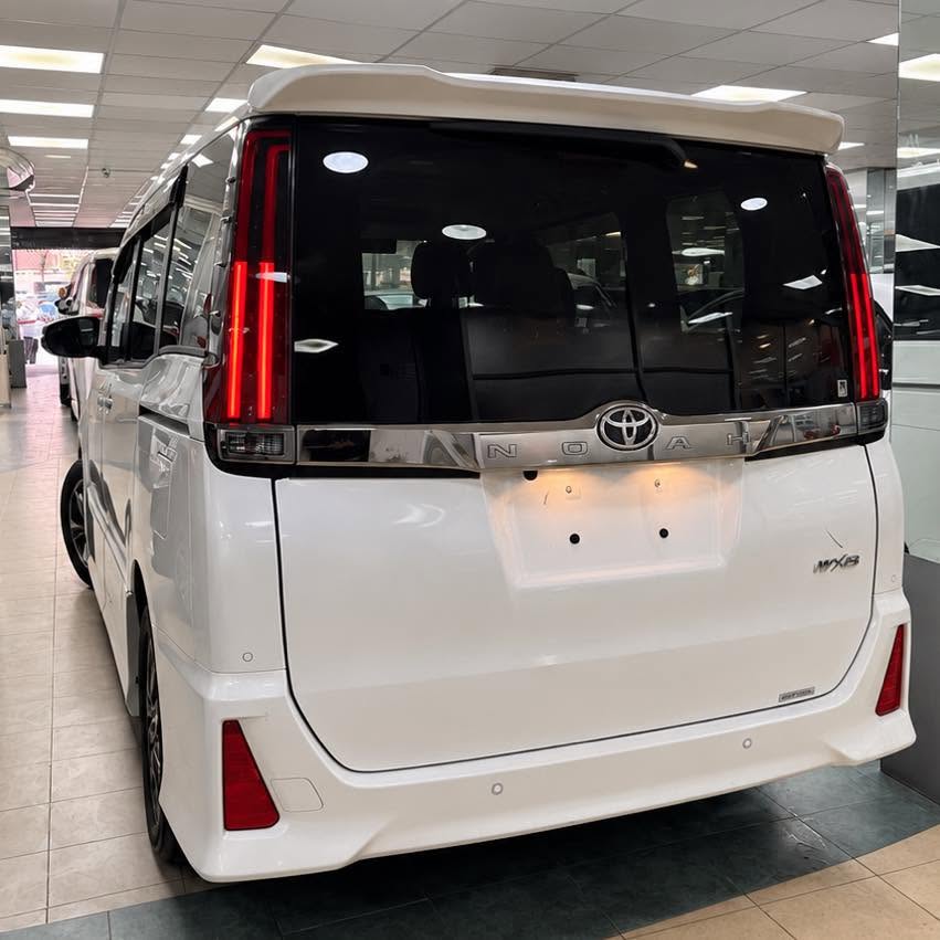 Toyota Noah Si WxB III | 2021 | Non Hybrid