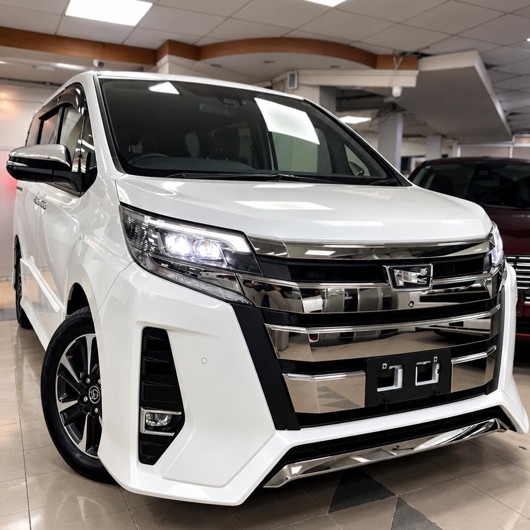 Toyota Noah Si WxB III | 2021 | Non Hybrid